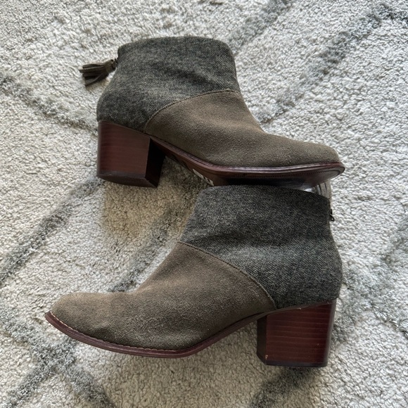 TOMS Leila Ankle boots Bootie Olive gray Herringbone suede block heel 9.5 - Picture 3 of 11